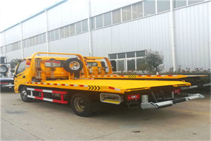 喜德附近拖车救援搭电